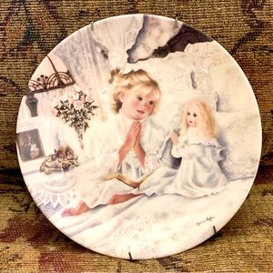 Collectible Plate. Numbered by Edwin Knowles fine China. Never displayed. New